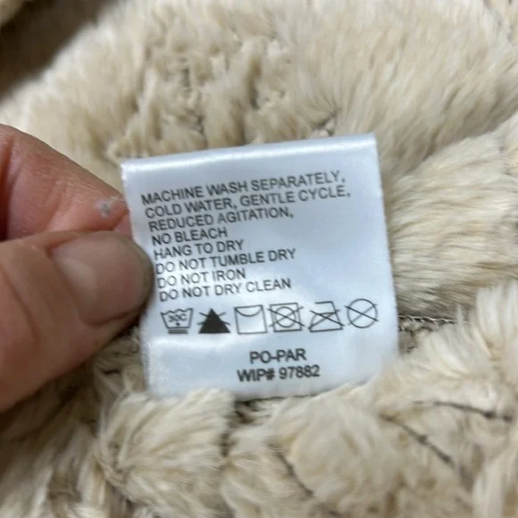 Woolrich Saddle Brown Leaf Embroidered Faux Leather Faux Fur Lined Vest Sz M - Picture 14 of 14